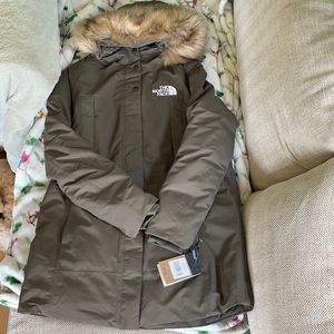 The north face Women’s New Outer Boroughs Parka